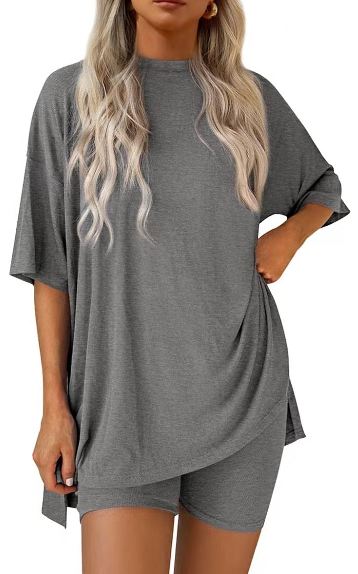 Casual Oversized 2-Piece Lounge Set with Crewneck & Split Hem